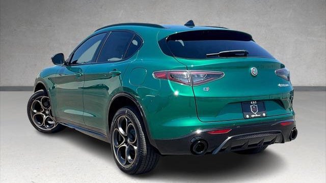 2025 Alfa Romeo Stelvio Intensa