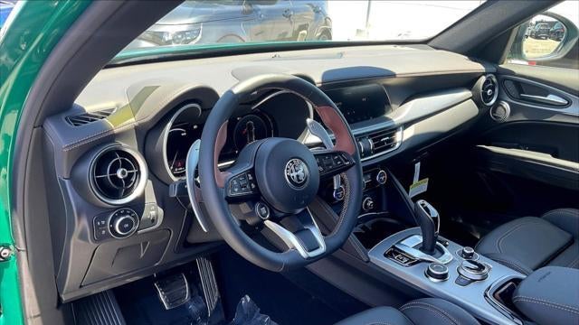 2025 Alfa Romeo Stelvio Intensa