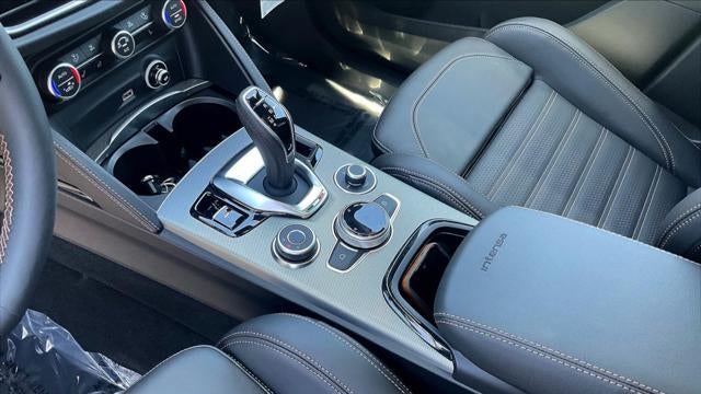 2025 Alfa Romeo Stelvio Intensa