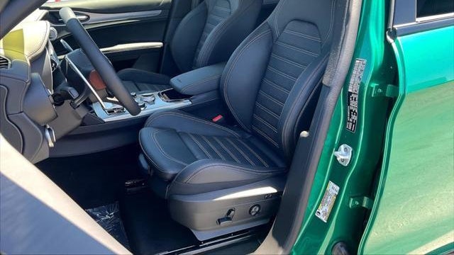 2025 Alfa Romeo Stelvio Intensa