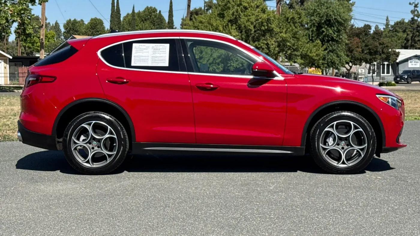 2019 Alfa Romeo Stelvio Ti Sport Carbon