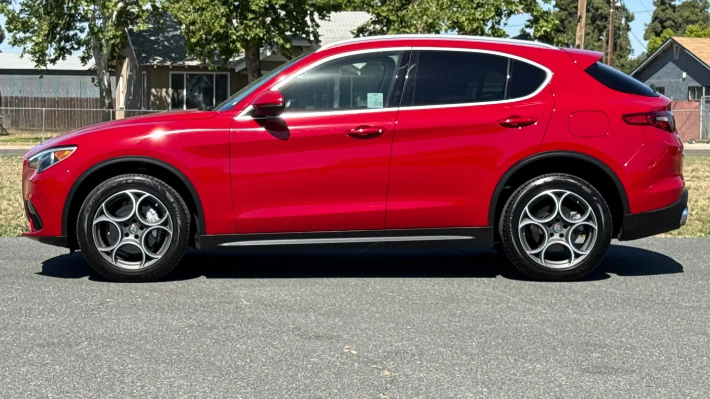2019 Alfa Romeo Stelvio Ti Sport Carbon