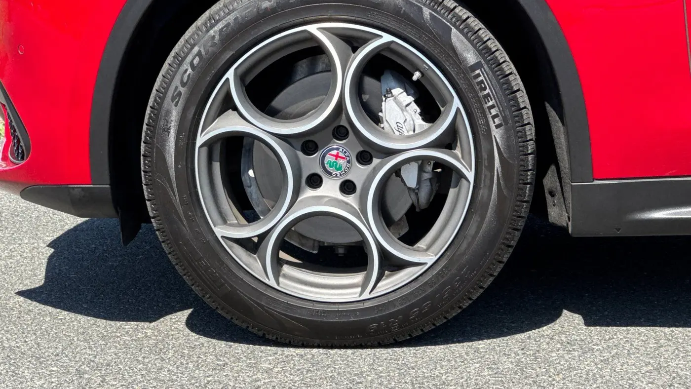2019 Alfa Romeo Stelvio Ti Sport Carbon