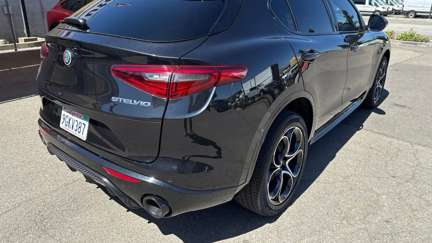 2023 Alfa Romeo Stelvio Ti Lusso