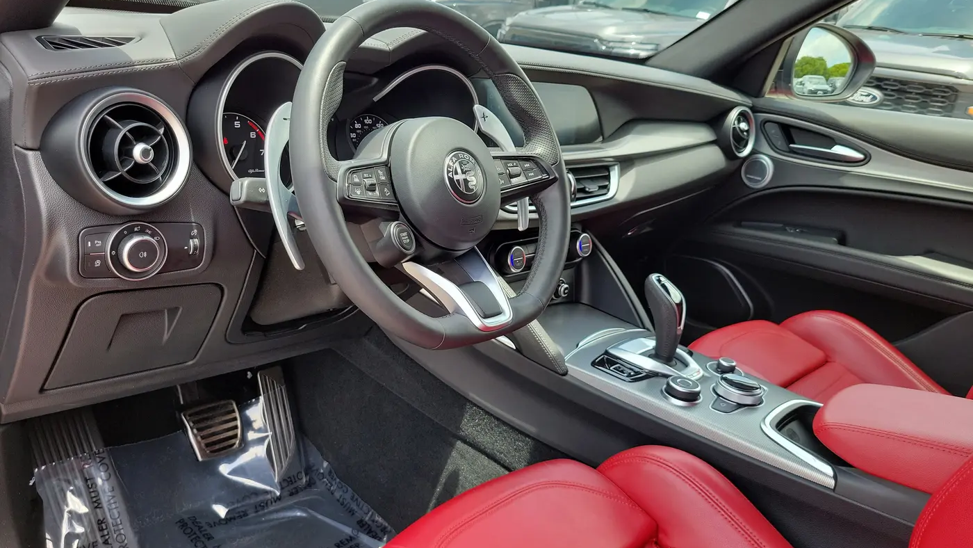 2022 Alfa Romeo Stelvio Veloce