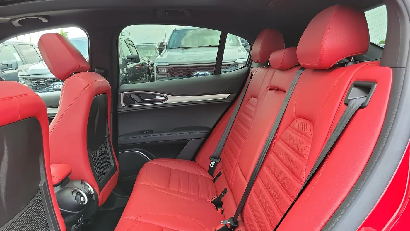 2022 Alfa Romeo Stelvio Veloce