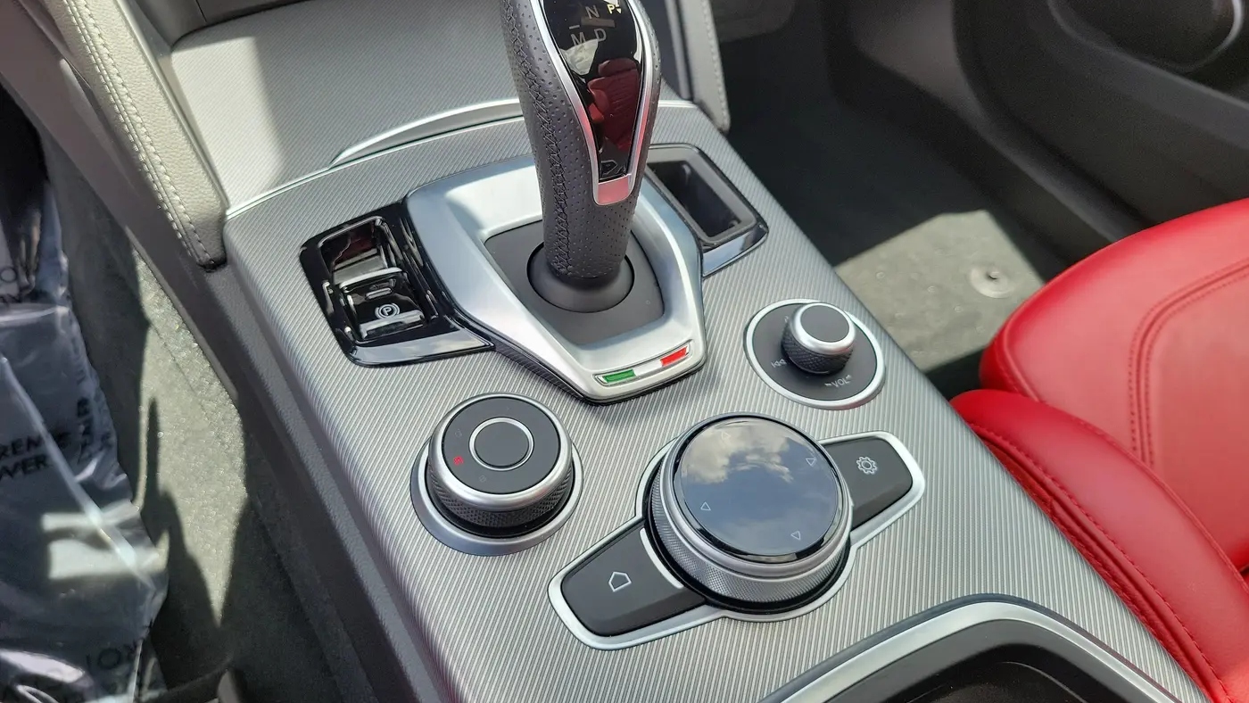 2022 Alfa Romeo Stelvio Veloce
