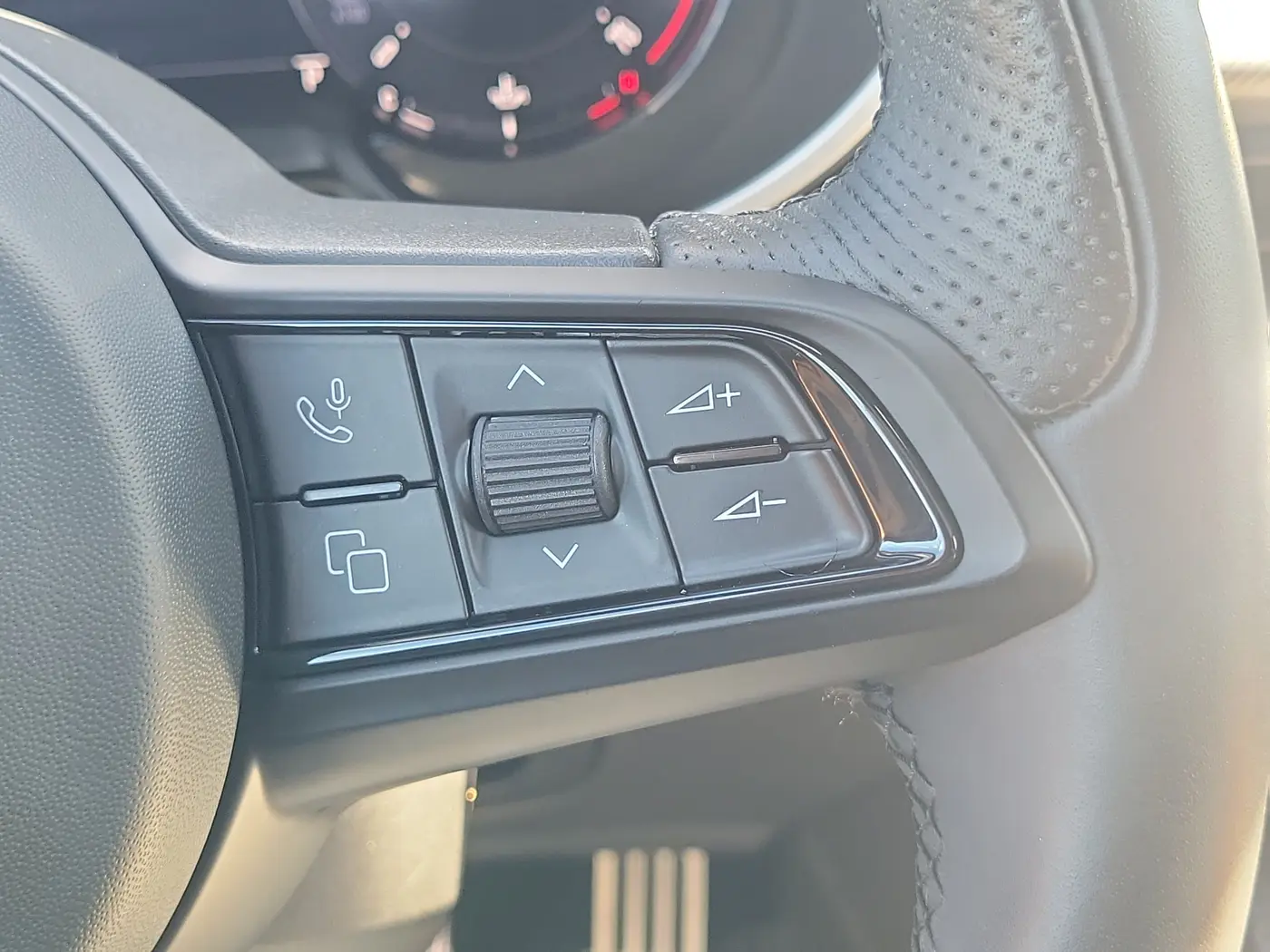 2024 Alfa Romeo Stelvio - $25,990