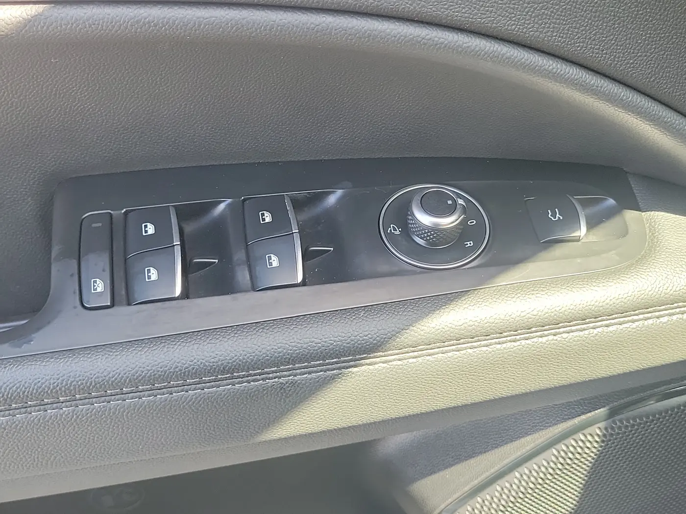 2024 Alfa Romeo Stelvio - $25,990