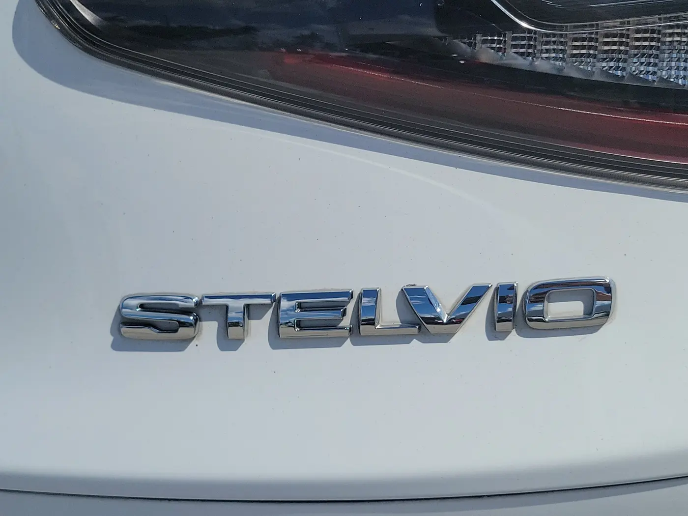 2024 Alfa Romeo Stelvio - $25,990