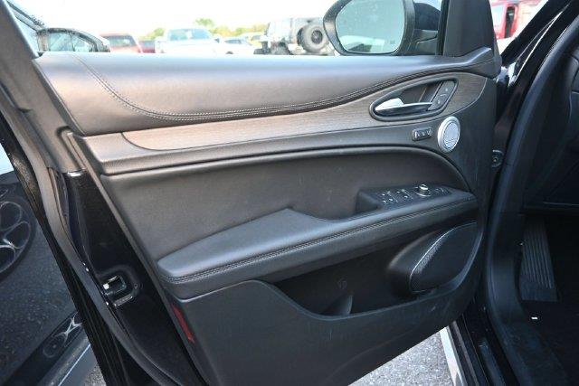 2023 Alfa Romeo Stelvio - $25,941