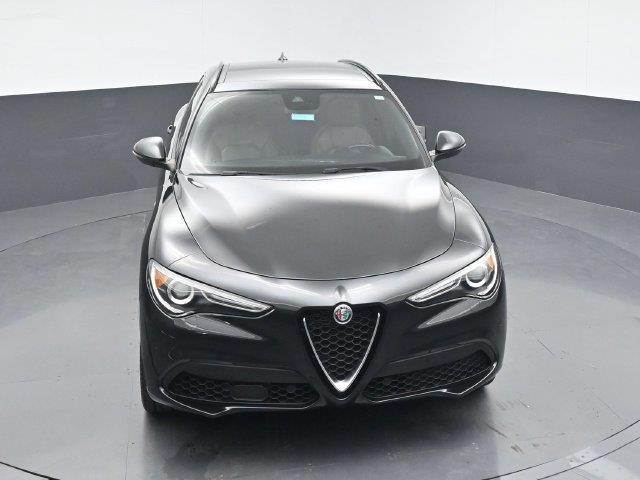 2023 Alfa Romeo Stelvio - $25,941