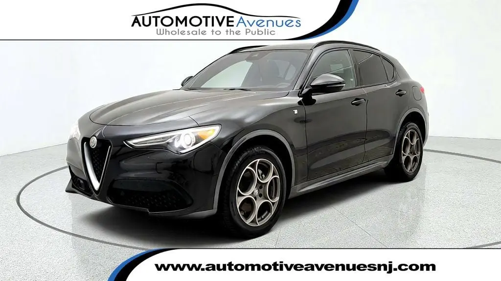 2023 Alfa Romeo Stelvio - $19,695