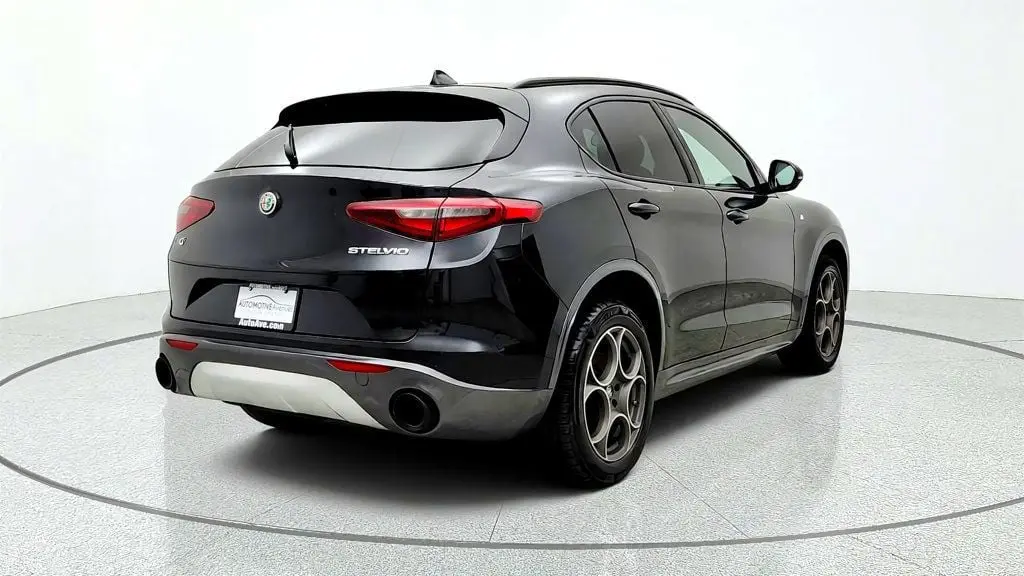 2023 Alfa Romeo Stelvio - $19,695