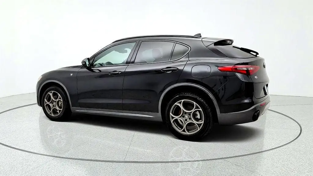 2023 Alfa Romeo Stelvio - $19,695