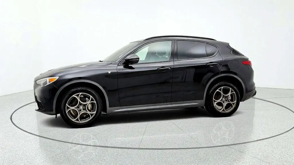 2023 Alfa Romeo Stelvio - $19,695