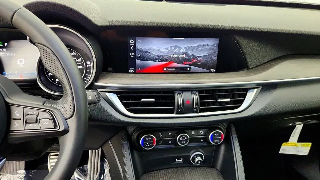 2023 Alfa Romeo Stelvio - $19,695