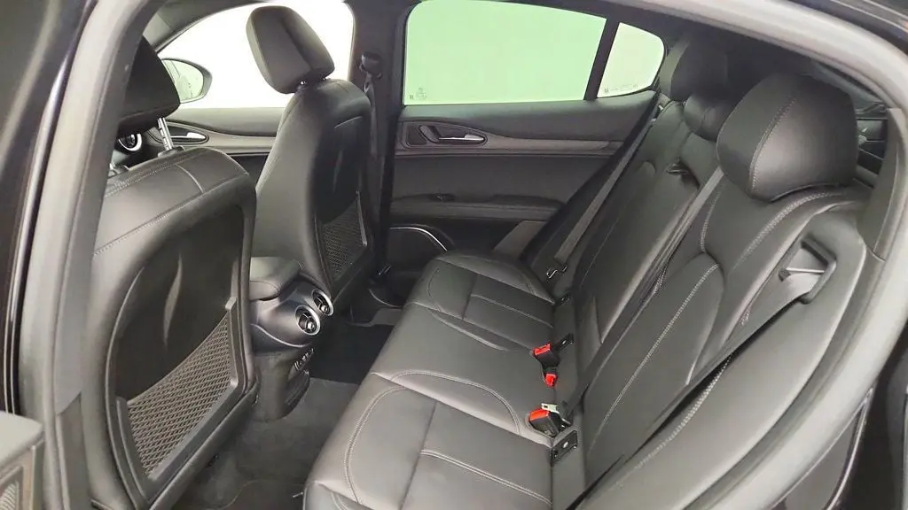 2023 Alfa Romeo Stelvio - $19,695