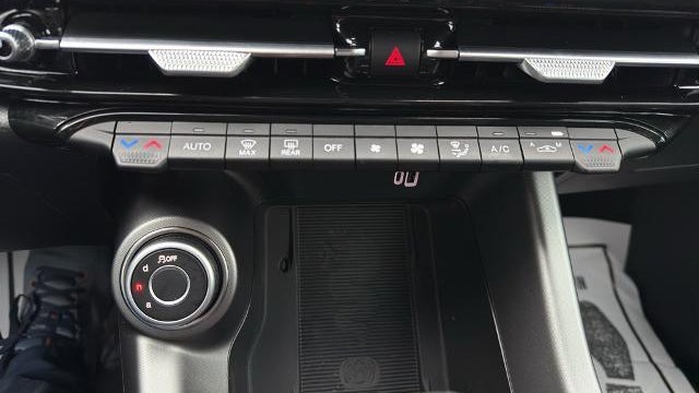 2025 Alfa Romeo Tonale Hybrid Base