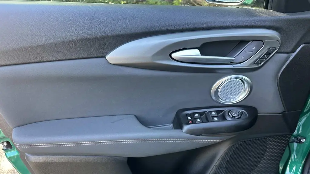 2025 Alfa Romeo Tonale Hybrid Base