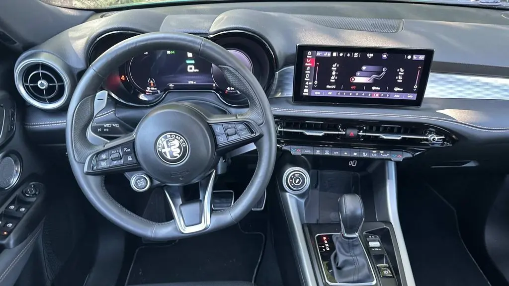 2025 Alfa Romeo Tonale Hybrid Base