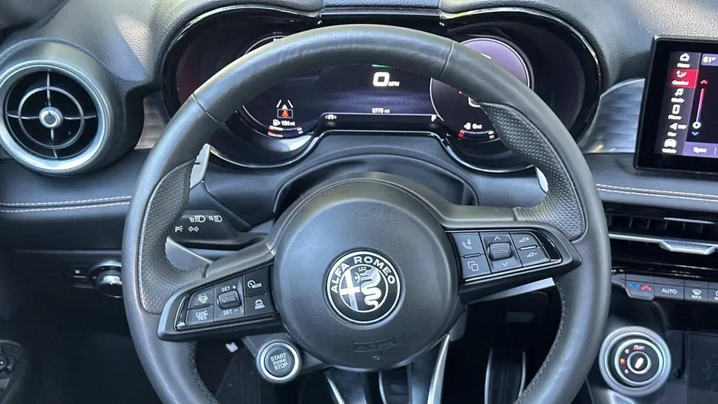 2025 Alfa Romeo Tonale Hybrid Base