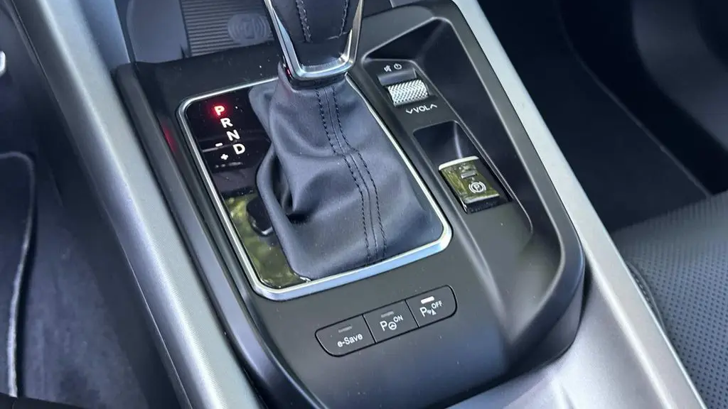 2025 Alfa Romeo Tonale Hybrid Base