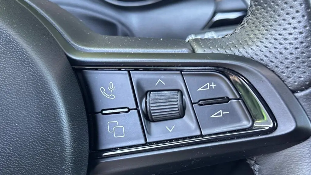 2025 Alfa Romeo Tonale Hybrid Base