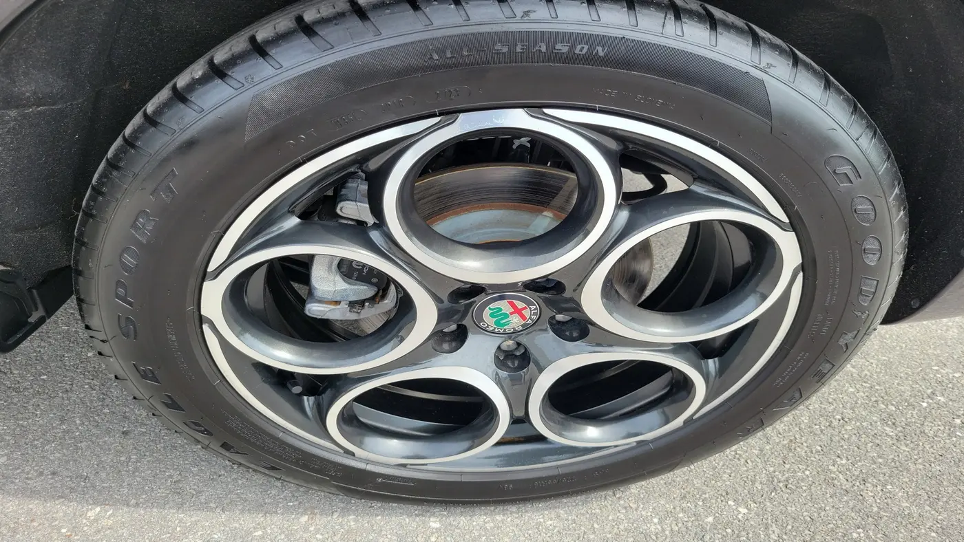 2024 Alfa Romeo Tonale Hybrid Ti