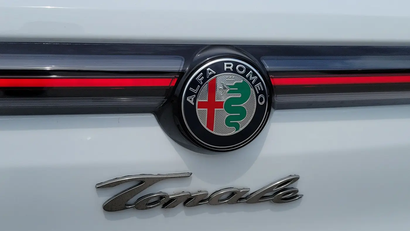 2024 Alfa Romeo Tonale Hybrid Ti