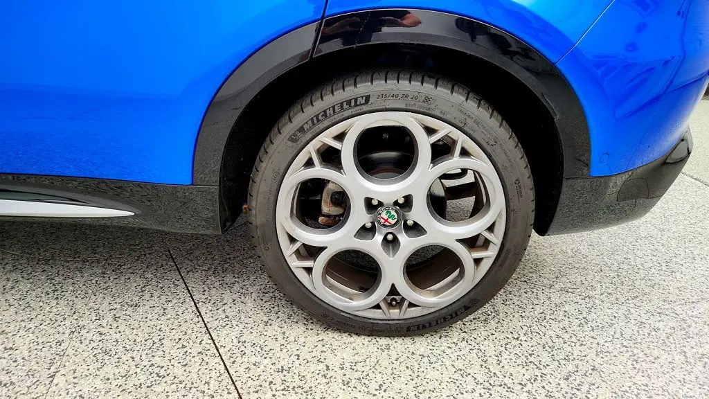 2024 Alfa Romeo Tonale Hybrid Ti