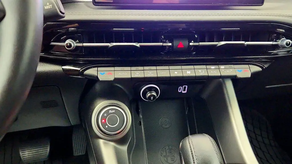 2024 Alfa Romeo Tonale Hybrid Ti