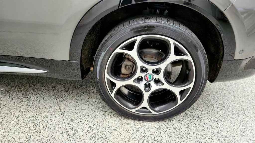 2024 Alfa Romeo Tonale Hybrid Ti