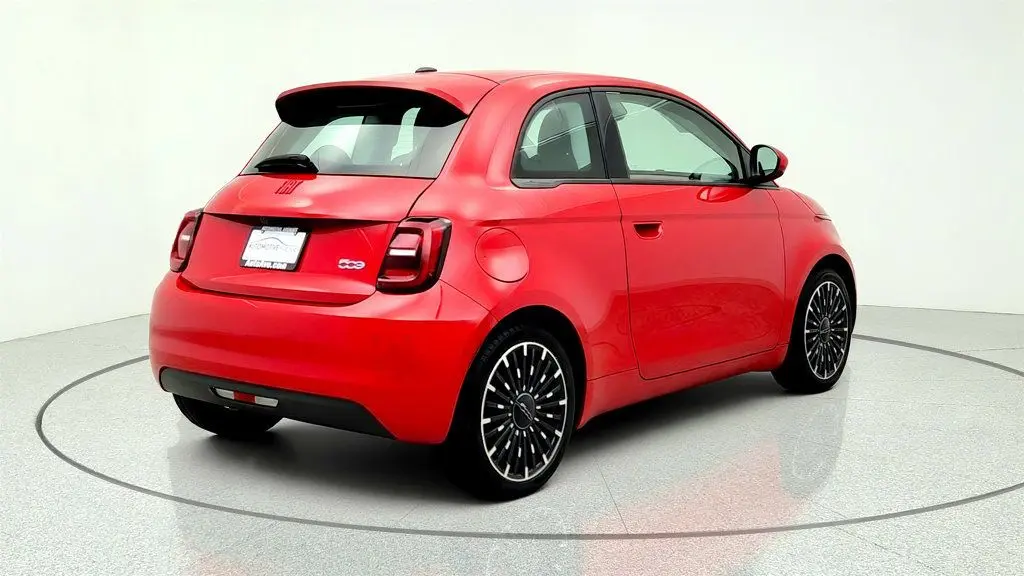2024 FIAT 500e Inspi(RED)