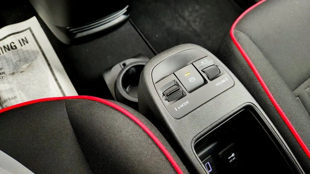 2024 FIAT 500e Inspi(RED)