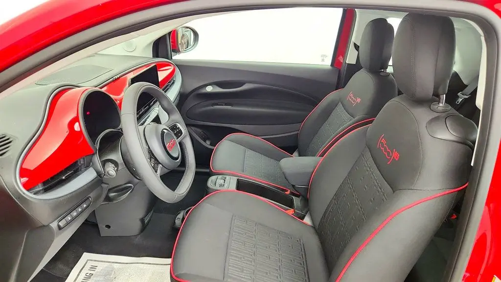 2024 FIAT 500e Inspi(RED)