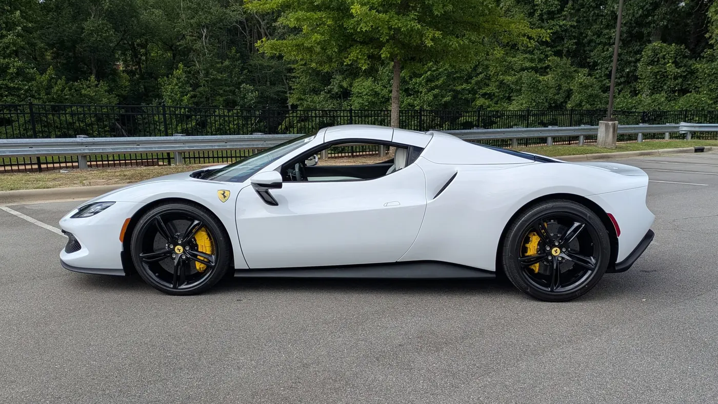 2026 Ferrari 296 GTS Base
