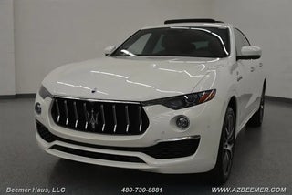 2022 Maserati Levante with Bianco Alpi Tri-Coat Exterior