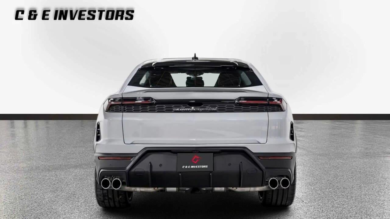 2025 Lamborghini Urus SE