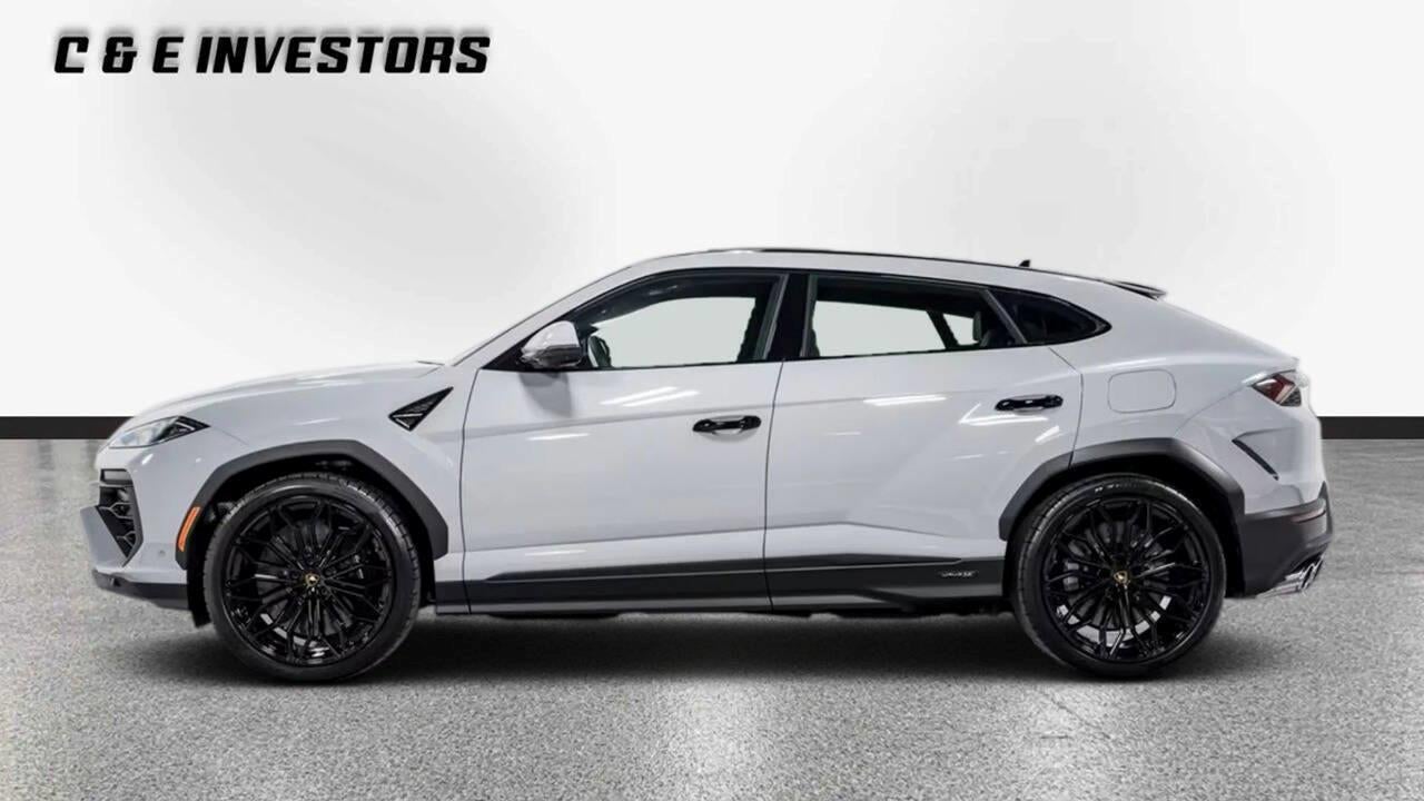 2025 Lamborghini Urus SE