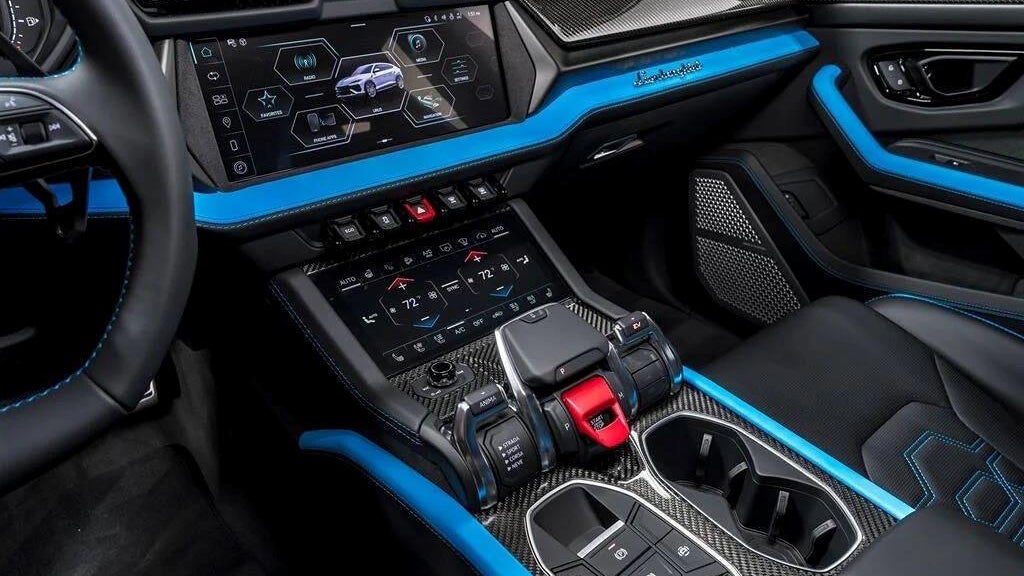 2025 Lamborghini Urus SE