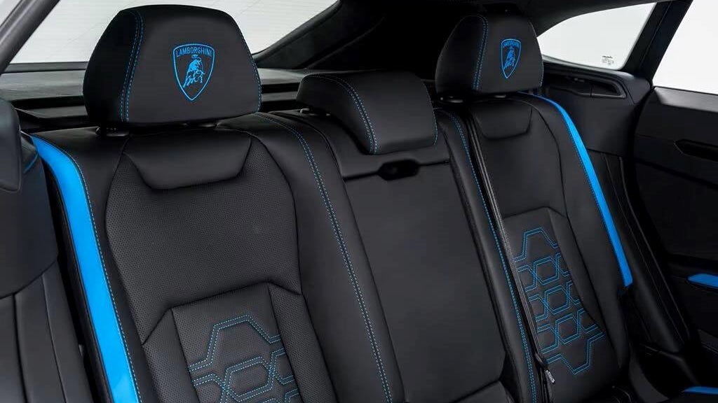 2025 Lamborghini Urus SE
